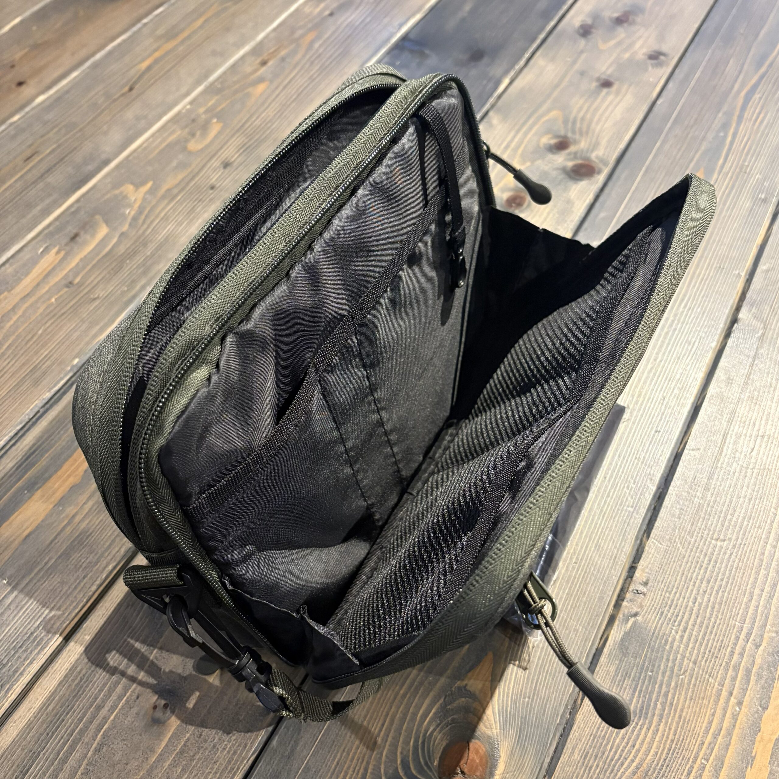 サコッシュ(横型・グリーン)※ポストカード3枚付き - 画像 (3)